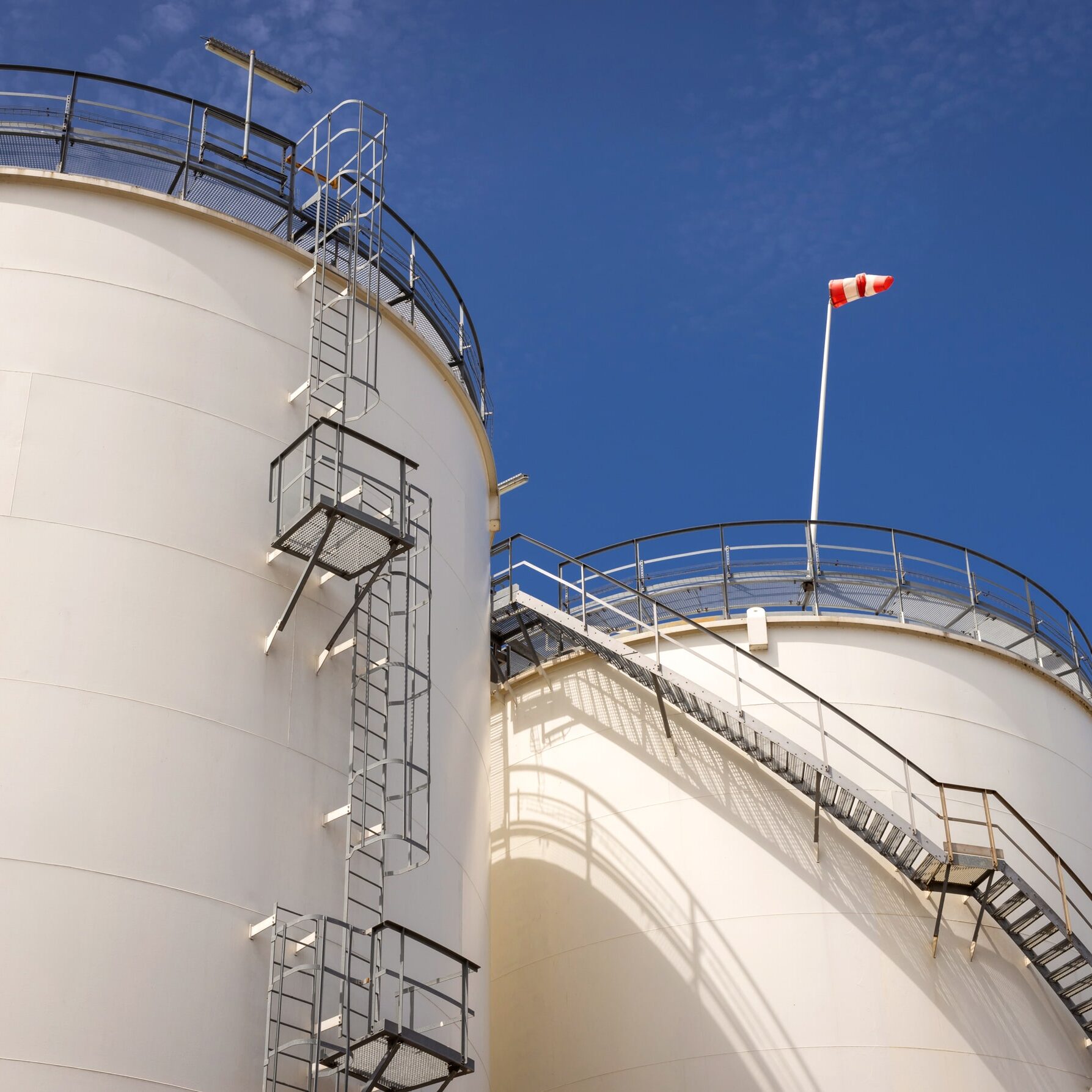 bg-ciel-tanks-min bg-ciel-tanks-min